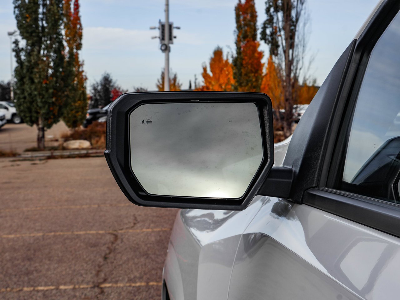2024 Chevrolet Colorado 4WD Crew Cab Z71 White Sherwood Park - photo #12