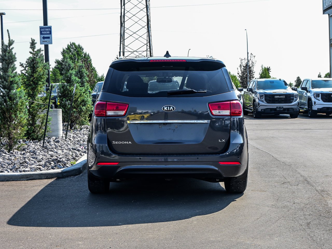 2017 Kia Sedona 4dr Wgn LX Grey Sherwood Park - photo #11