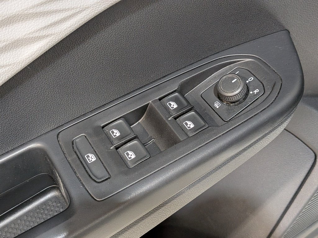 Volkswagen Taos Trendline FWD 2023 Blanc Val-David - photo #32
