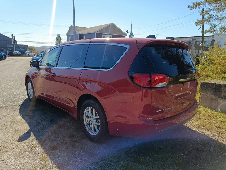 Chrysler Grand Caravan SXT 2RM 2025 Rouge