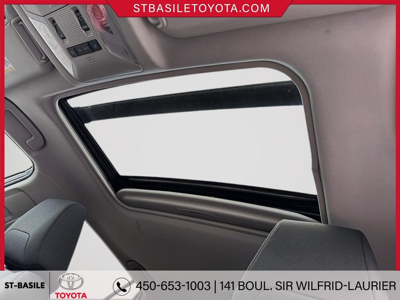 TOYOTA RAV4 Hybride 2022 Noir minuit métallisé Saint-Basile-le-Grand - photo #18