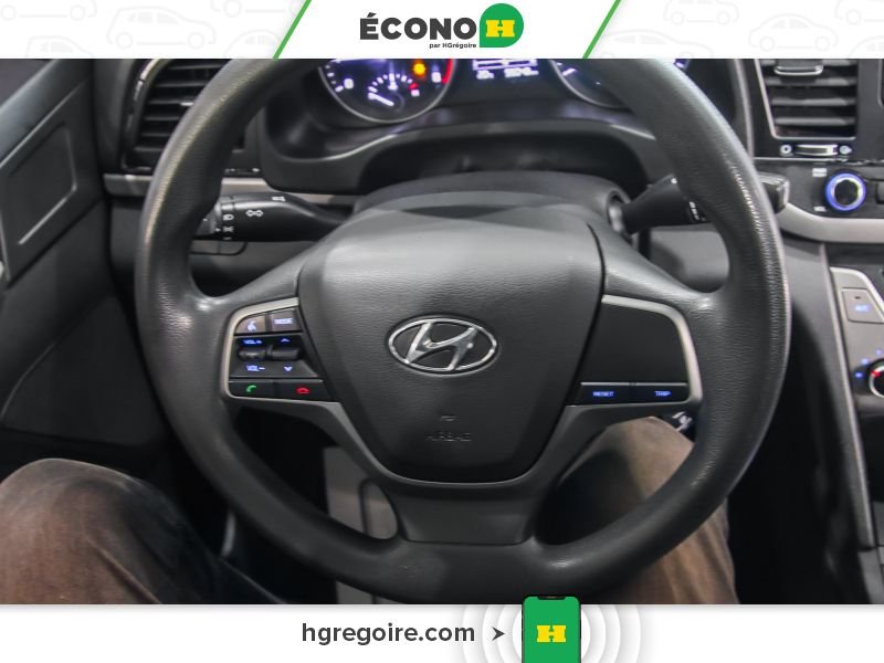 Hyundai Elantra 2017 Rouge Saint-Eustache - photo #11