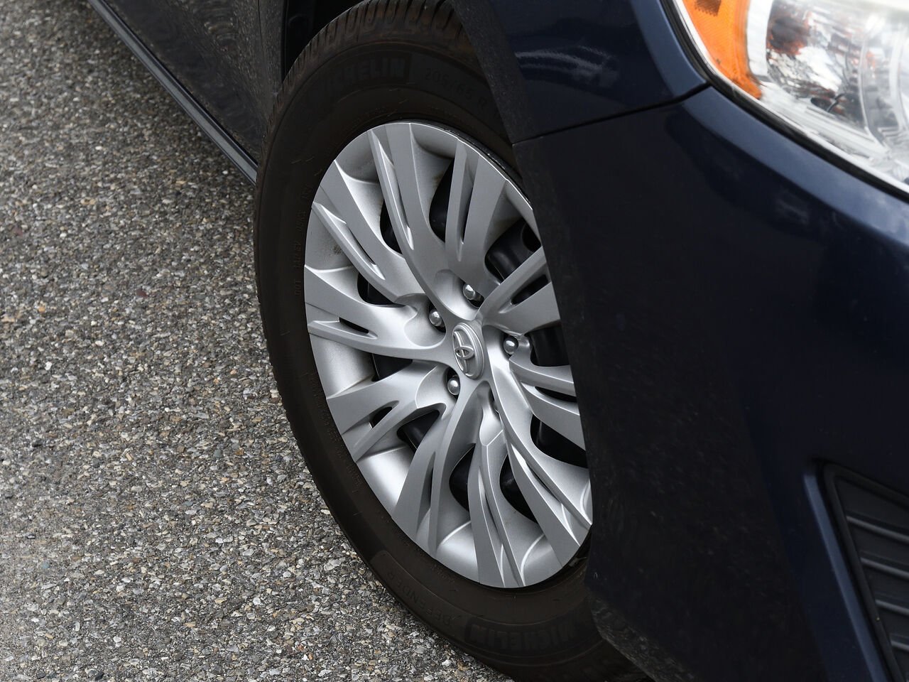 Toyota Camry Berline, boîte automatique, LE 2014 Bleu Saint-Hyacinthe - photo #7