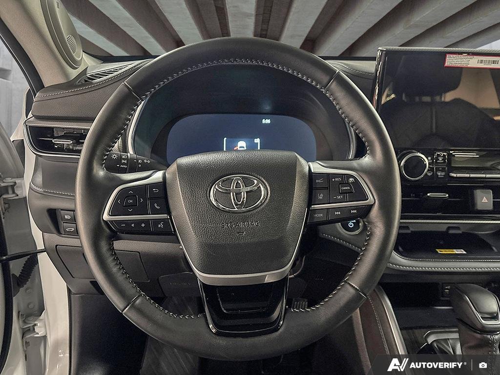 2025 Toyota Highlander 2602706A | Hybrid Limited | DBRCHC White Edmonton - photo #11
