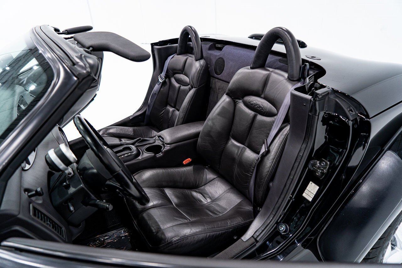 Plymouth Prowler Desirable Black Colour with only 7,611KM (4756mi) from new **PRICE IN USD** 1999 Noir Montréal - photo #7