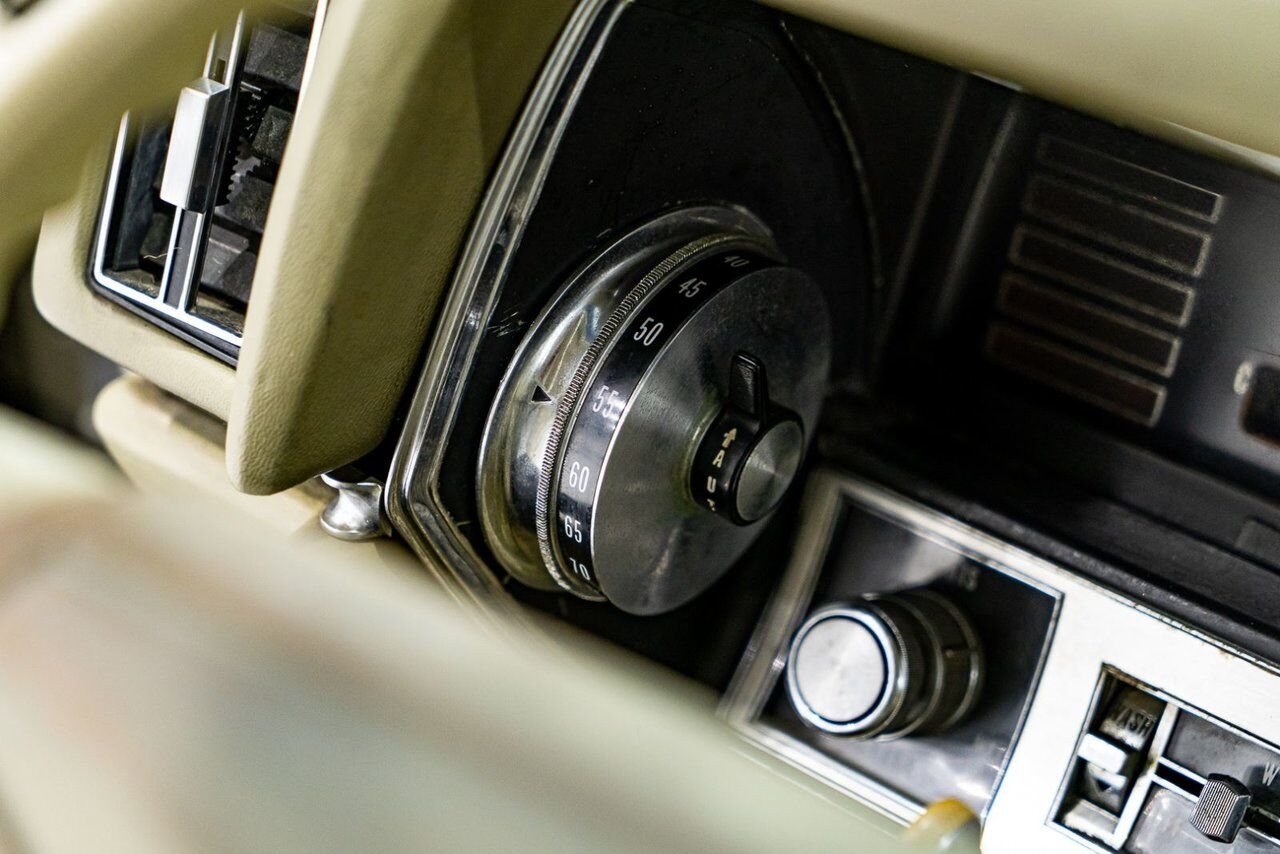 Cadillac DeVille Coupe *PRICE IN USD* Original California survivor factory A/C with only 36,992miles (59,532km) 1967 Or Montréal - photo #10