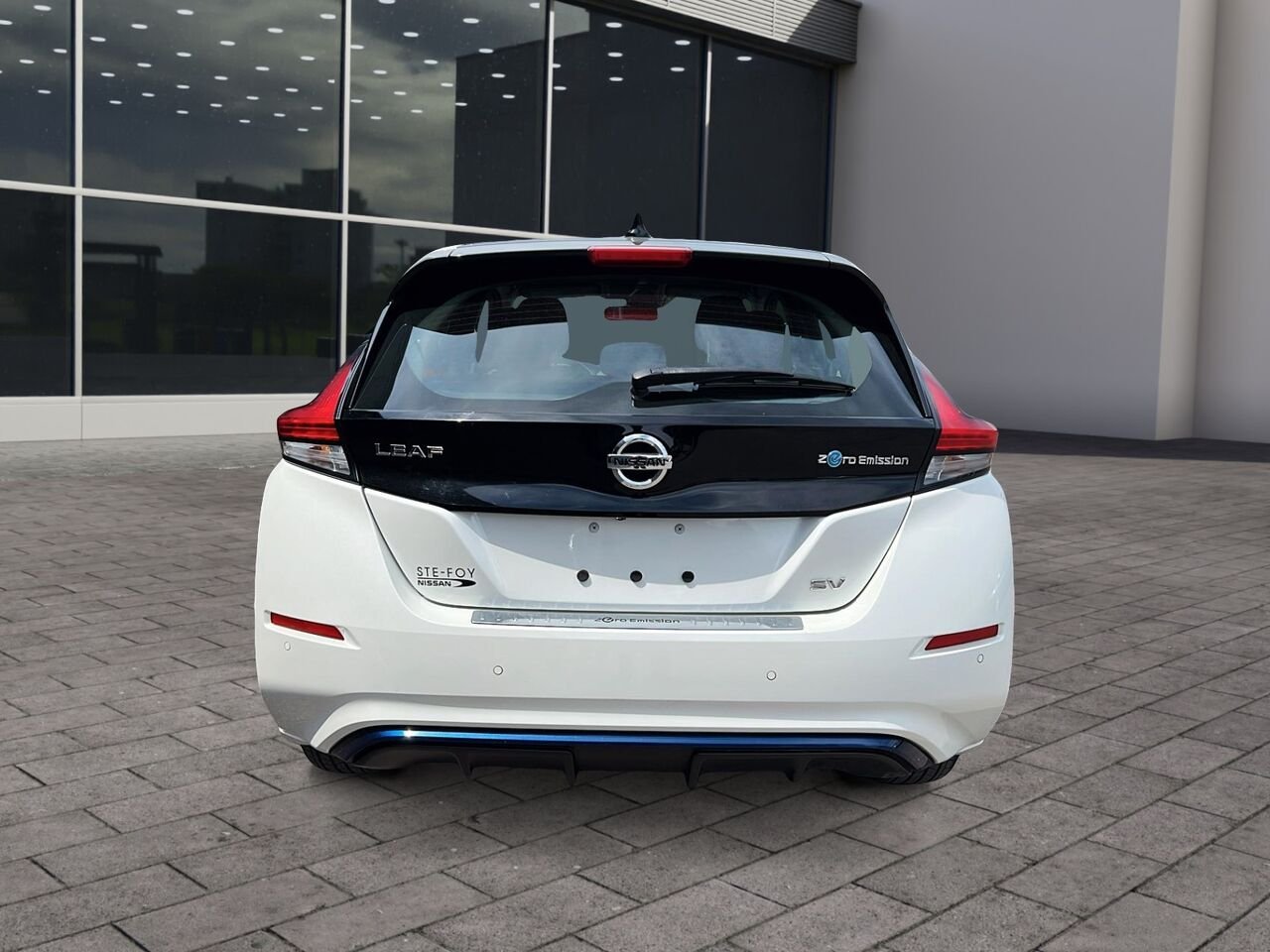 Nissan LEAF SV 40 KWH 2021 Blanc Québec - photo #19