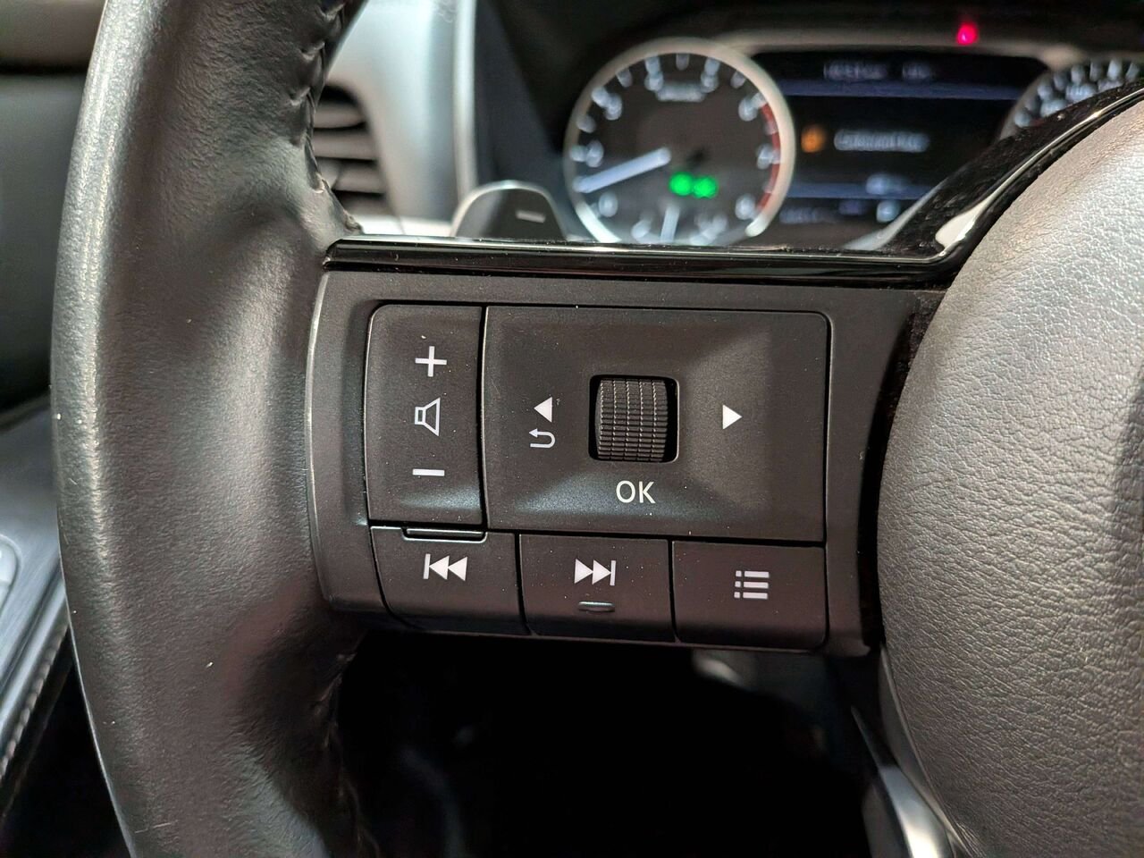 2023 Nissan Rogue AWD SV Moonroof Black Val-David - photo #16