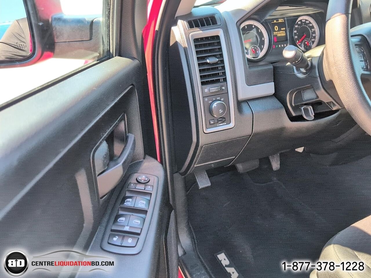 RAM 1500 CLASSIC EXPRESS | BD0377 2019 Rouge Granby - photo #16