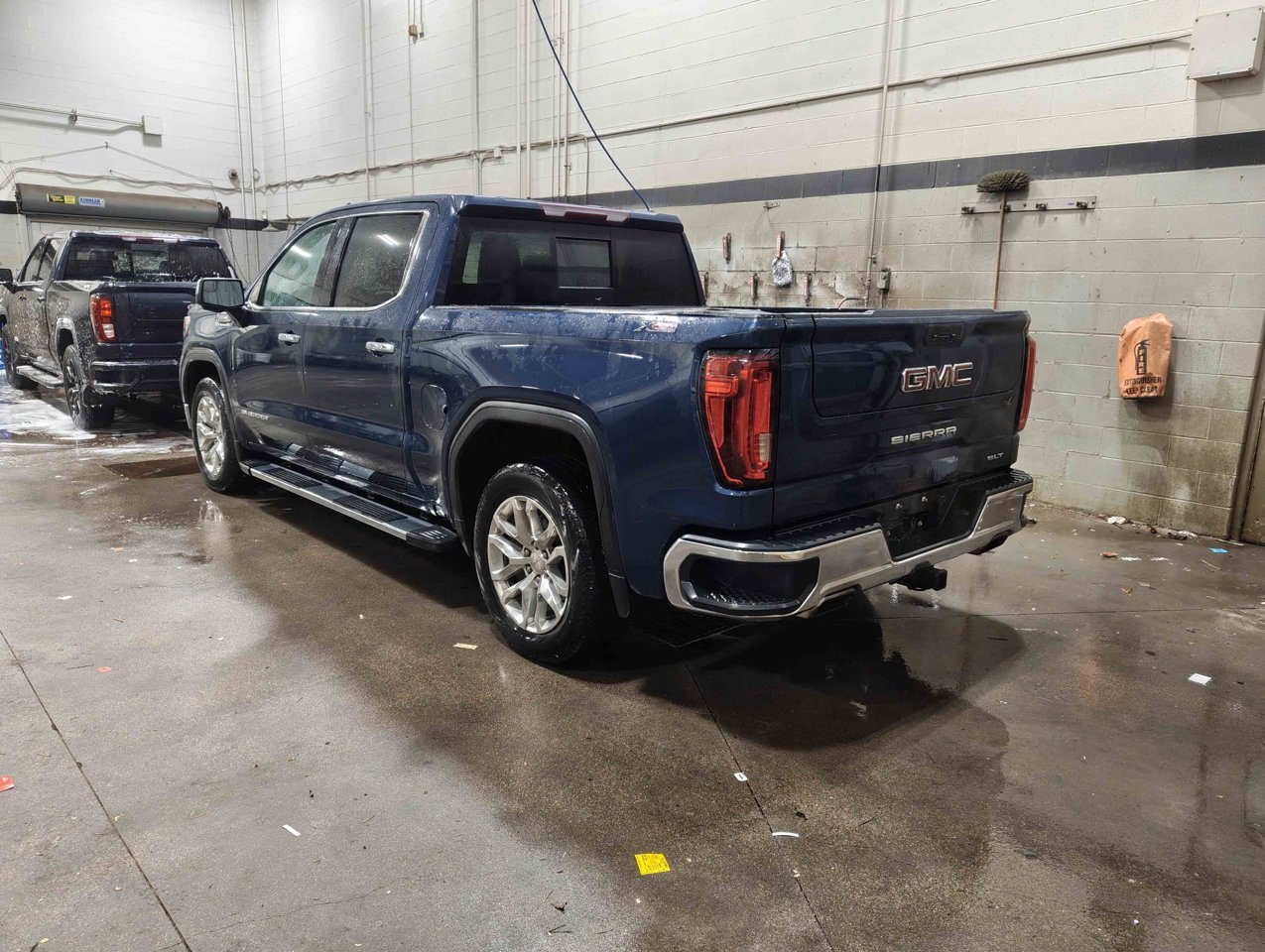 2019 GMC Sierra 1500 4WD Crew Cab 147 SLT Blue Sherwood Park - photo #4