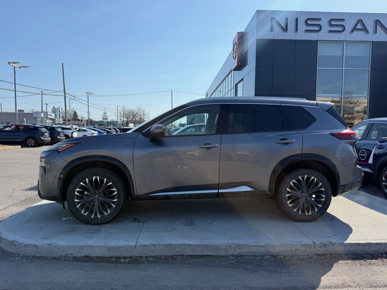 2024 Nissan Rogue Grey Châteauguay - photo #1