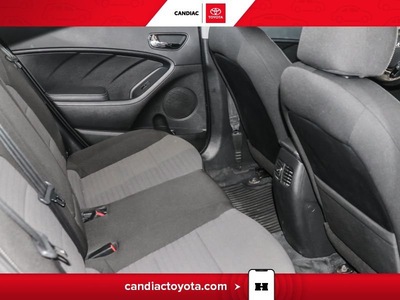 2017 Kia Forte White Laval - photo #31