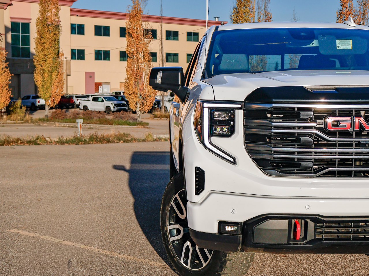 2025 GMC Sierra 1500 4WD Crew Cab 147 AT4 White Sherwood Park - photo #5