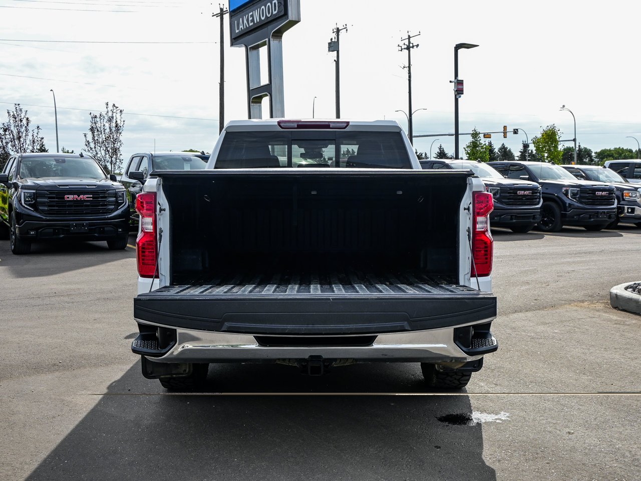 2024 Chevrolet Silverado 1500 4WD Crew Cab 147 LT White Sherwood Park - photo #13