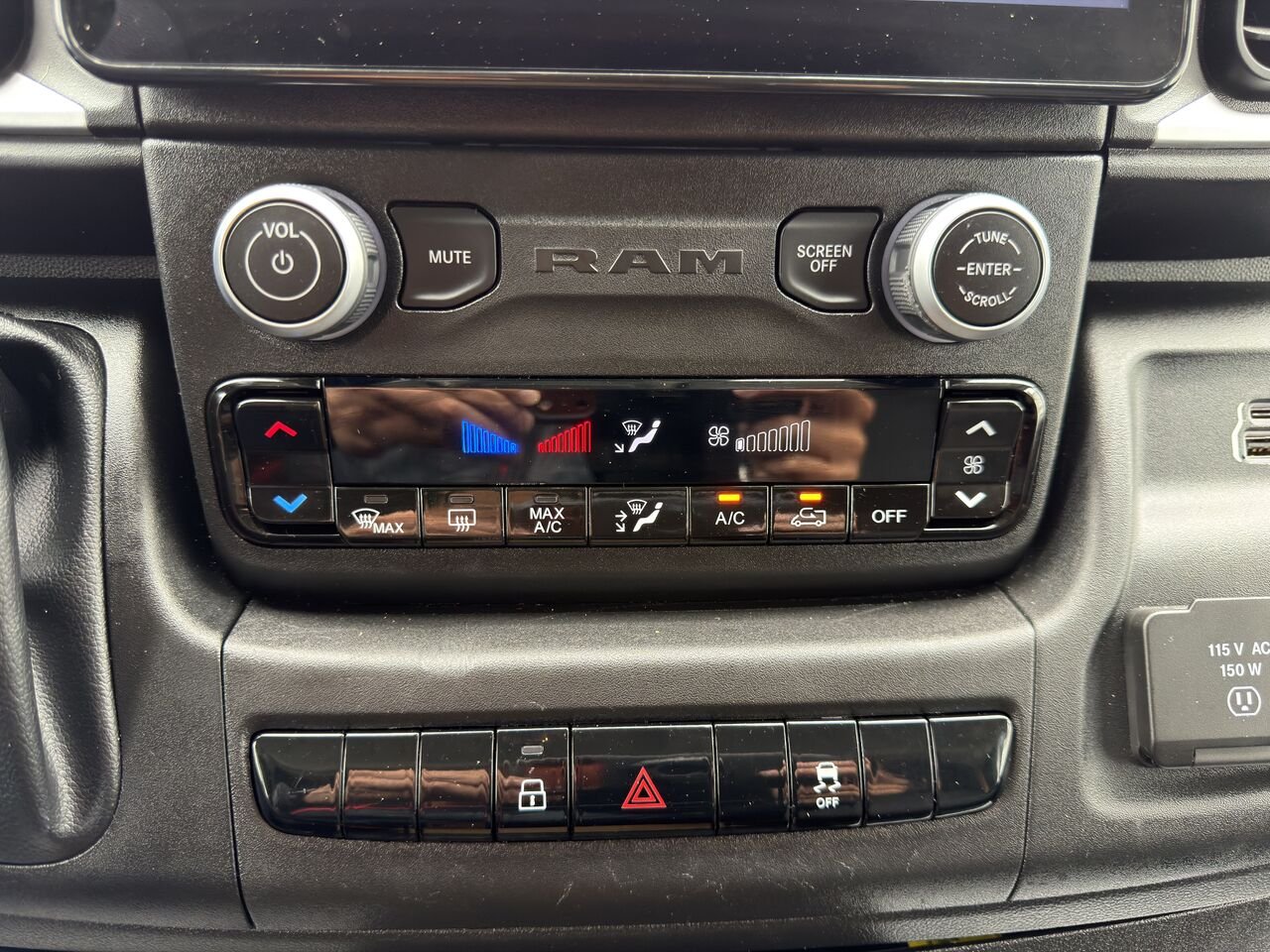 2025 Ram ProMaster 3500 Silver Thetford Mines - photo #22