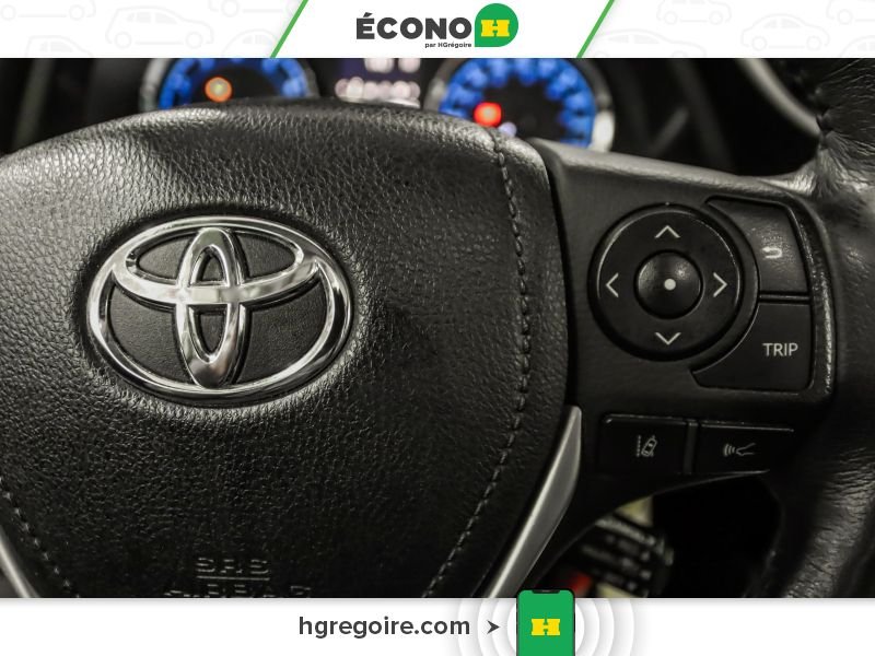 2018 Toyota Corolla Red Blainville - photo #15