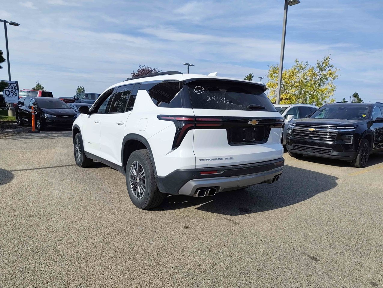 2025 Chevrolet Traverse AWD 4dr LT White Sherwood Park - photo #4