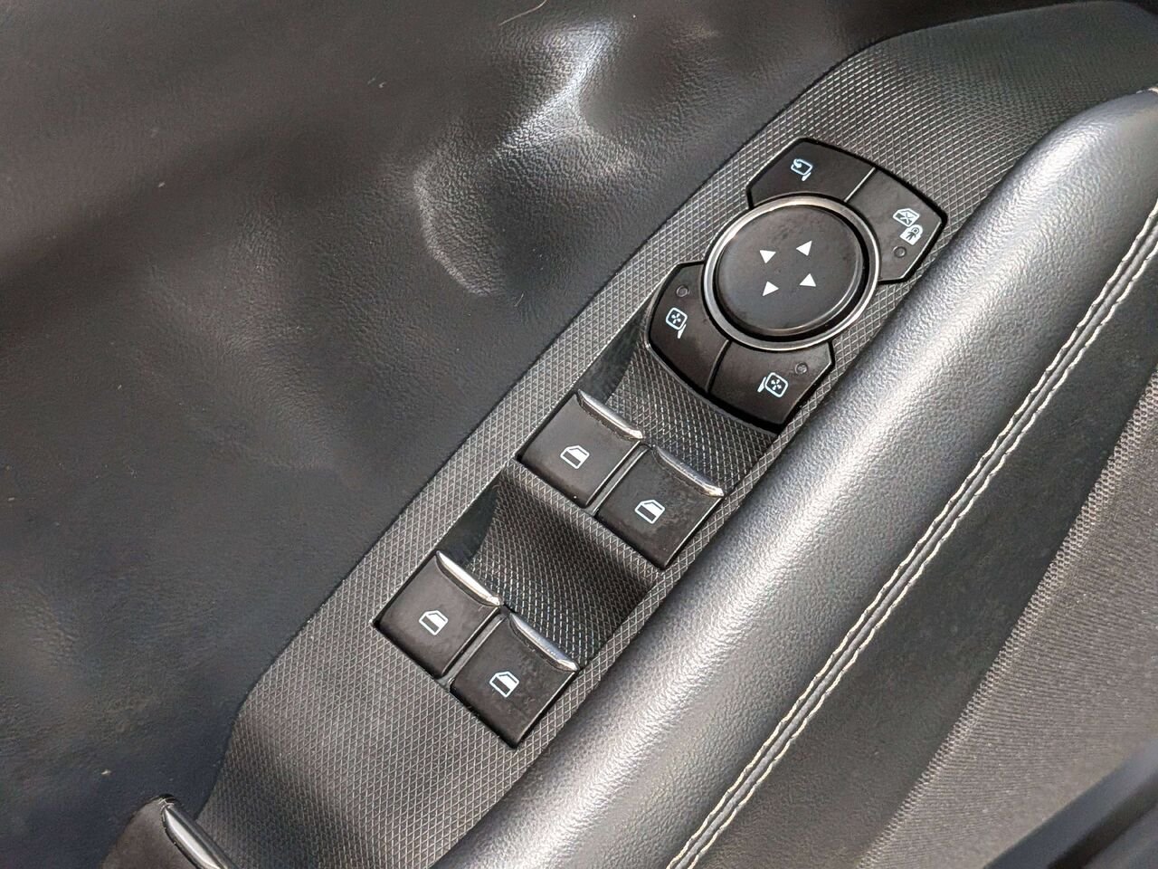 2022 Ford Mustang Mach-E Select RWD Black Val-David - photo #35