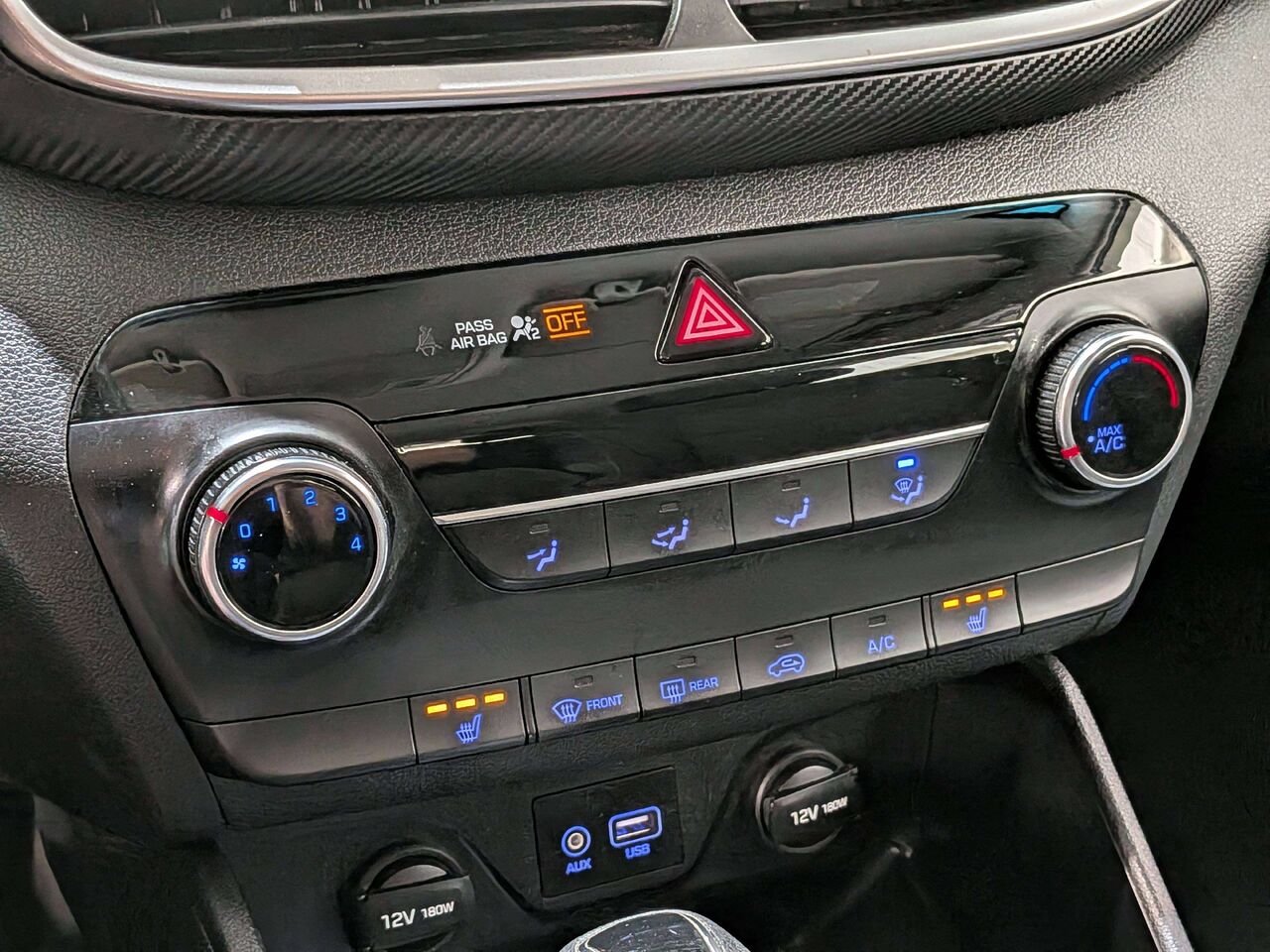 2019 Hyundai Tucson Essential AWD w/Safety Package Black Val-David - photo #24
