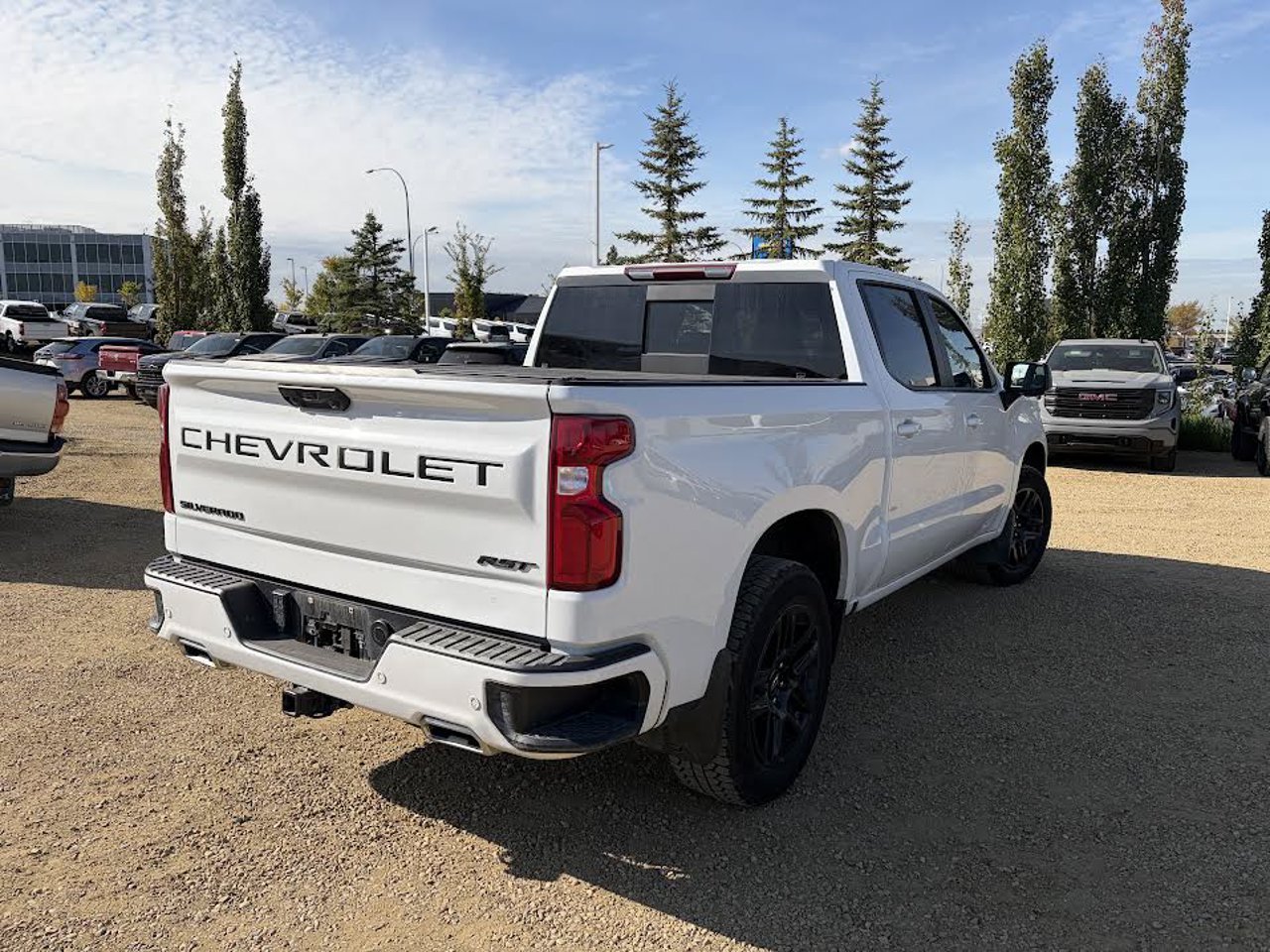2025 Chevrolet Silverado 1500 4WD Crew Cab 147 RST White Sherwood Park - photo #4