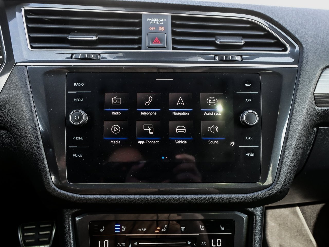 2024 Volkswagen Tiguan Highline R-Line 4MOTION Grey Sherwood Park - photo #27