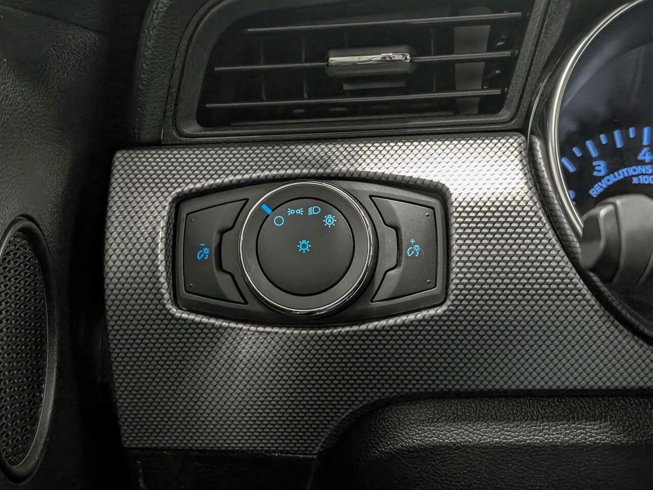2020 Ford MUSTANG 2.3L EcoBoost Convertible Groupe 101A White Sherbrooke - photo #18