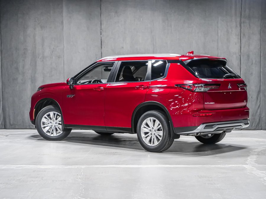 2026 Mitsubishi Outlander Plug-In Hybrid ES Red Diamond Premium Finish