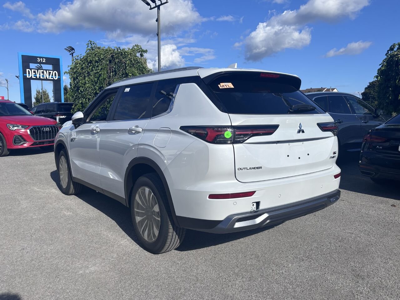Mitsubishi Outlander PHEV 2026 Fini taillé diamant Blanc de qualité supérieure Saint-Eustache - photo #2