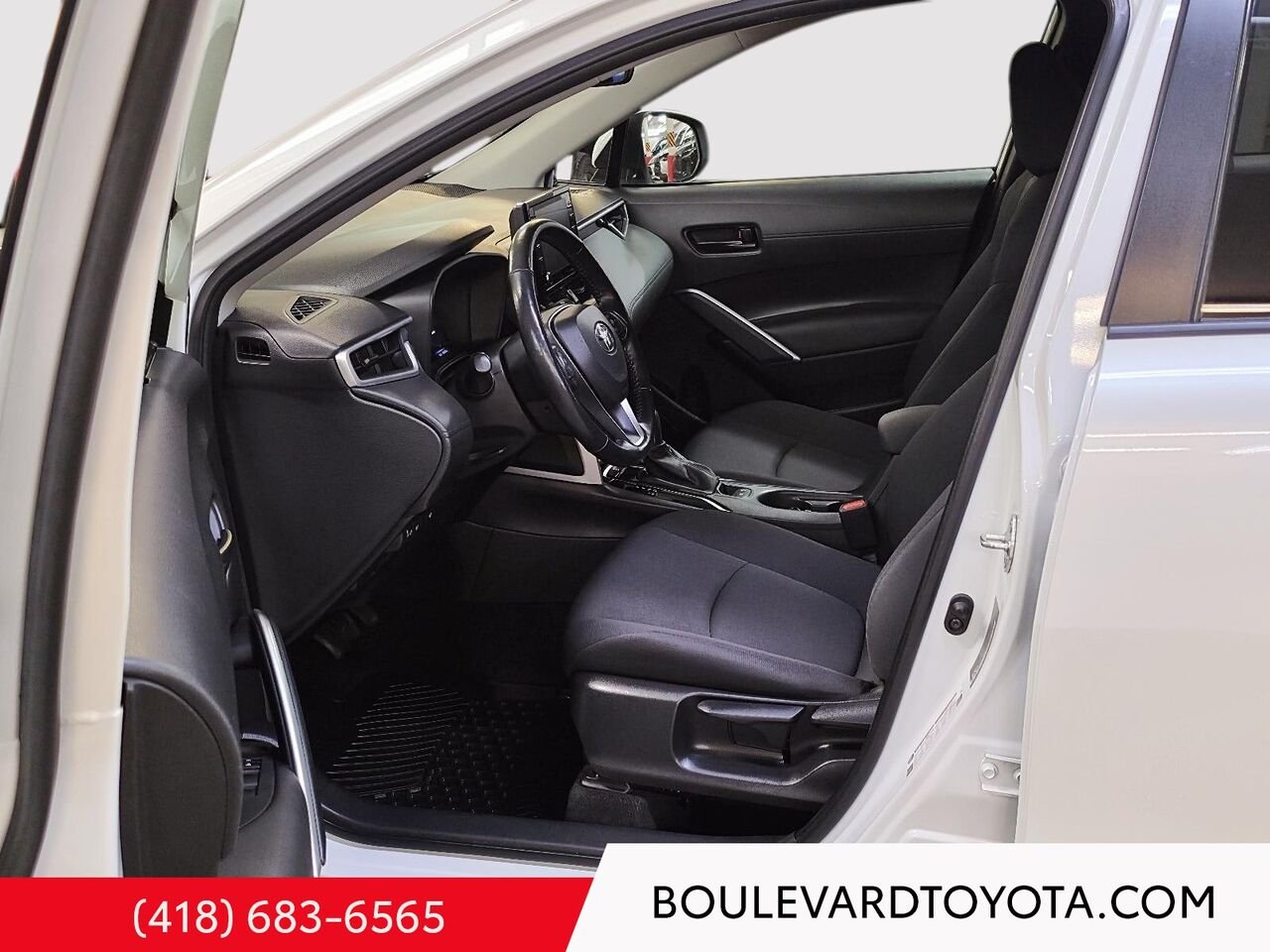 Toyota Corolla Cross 100529A-89 | LE, AWD, GROUPE PREMIUM 2022 Blanc Québec - photo #8