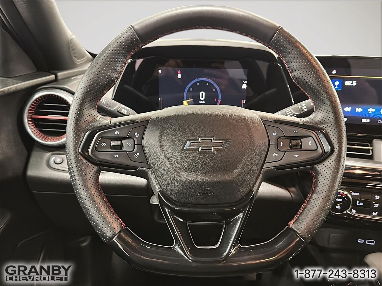 2025 Chevrolet Trax 2RS | 27-0083A Black Granby - photo #15