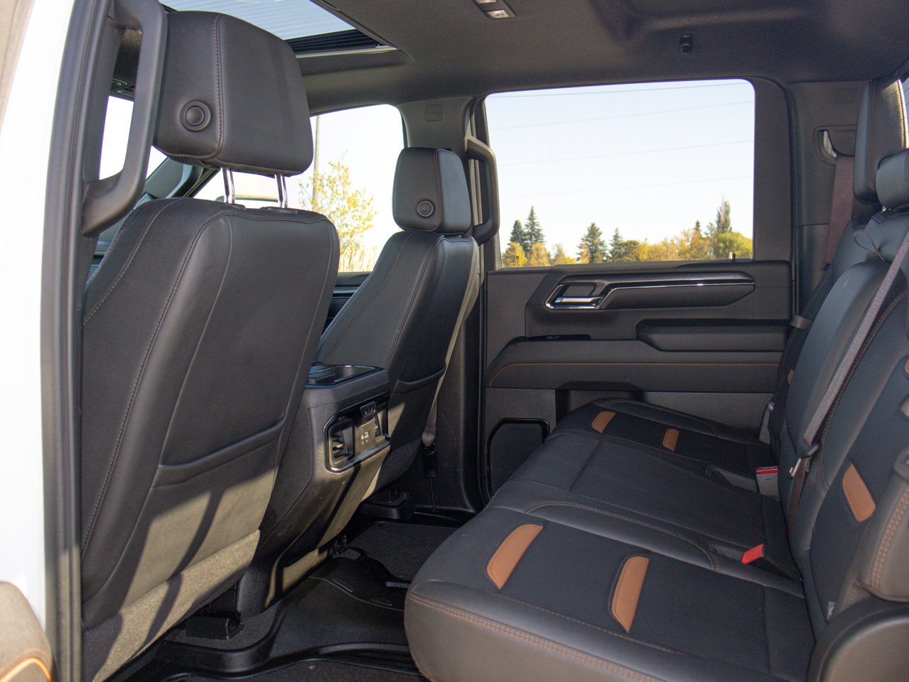 2024 GMC Sierra 2500HD 4WD Crew Cab 159 AT4 White Sherwood Park - photo #33
