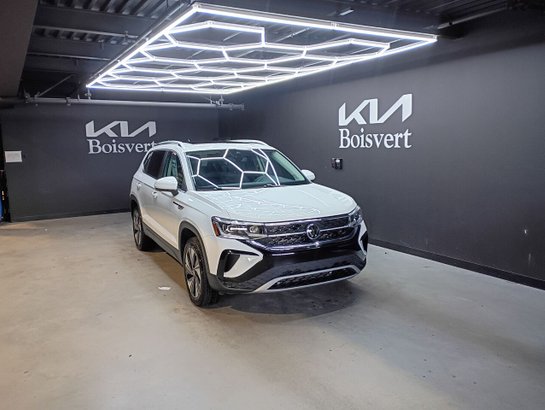 2024 Volkswagen Taos Highline 4MOTION White