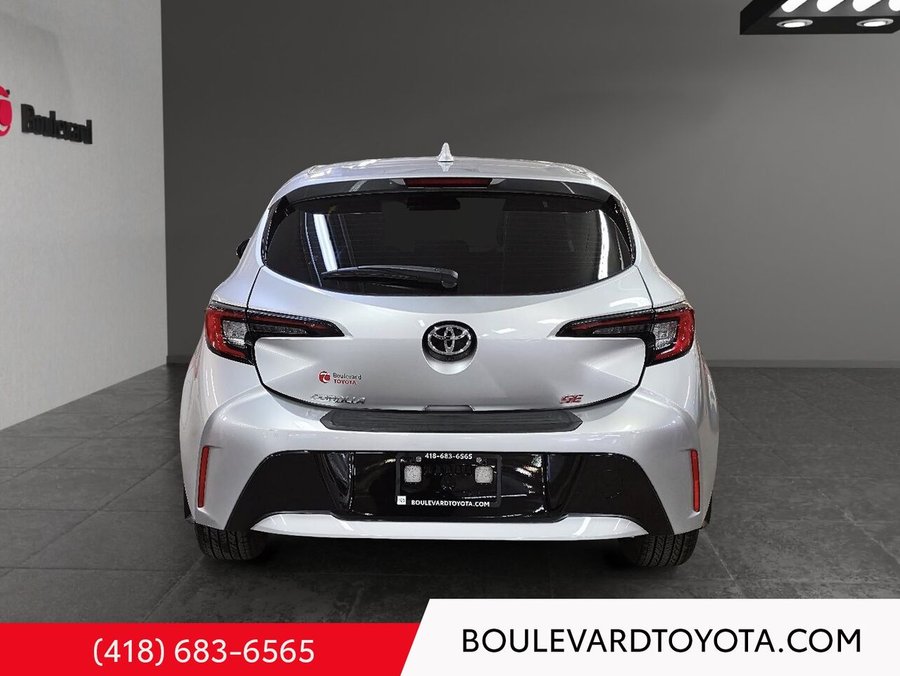 2023 Toyota Corolla Hatchback SE + Silver