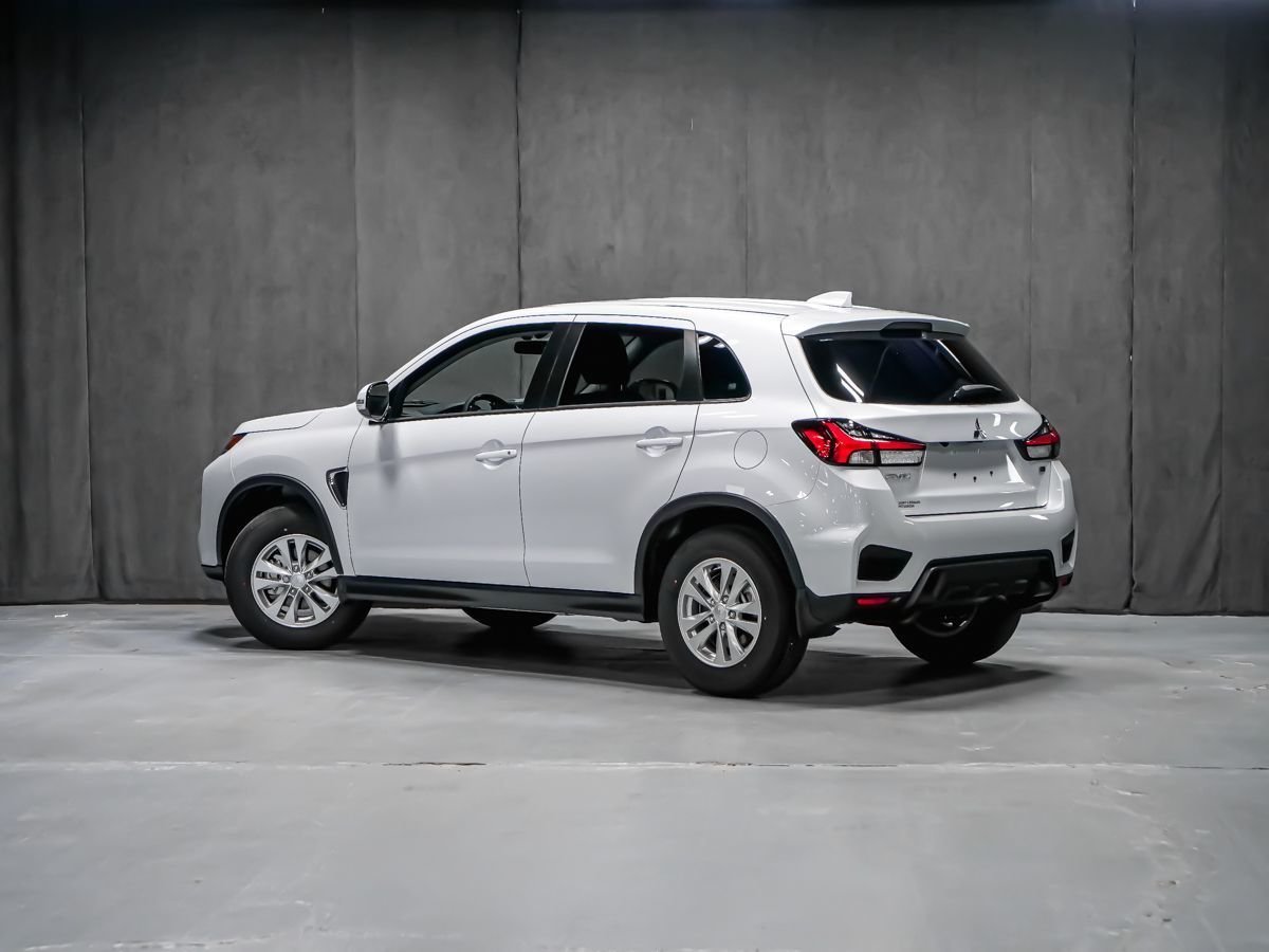 2026 Mitsubishi RVR SE White Diamond Montreal - photo #5