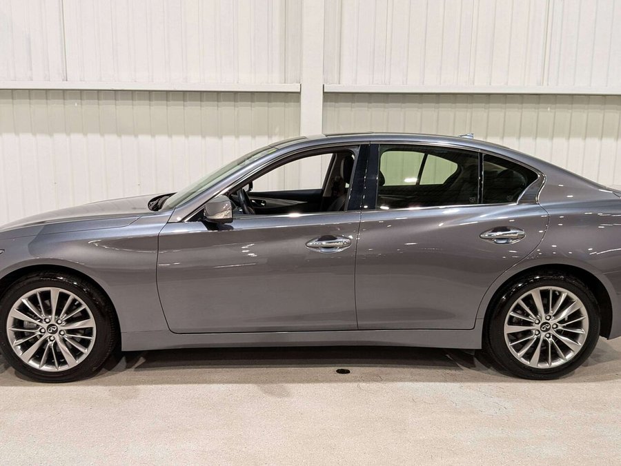 INFINITI Q50 LUXE AWD 2024 Gris