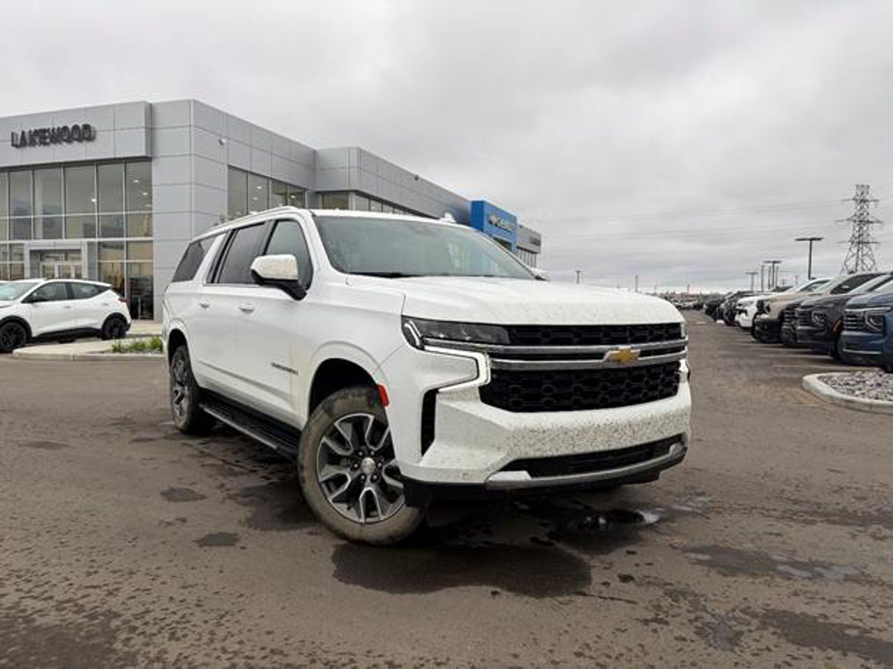 2023 Chevrolet Suburban 4WD 4dr LS White Sherwood Park - photo #1