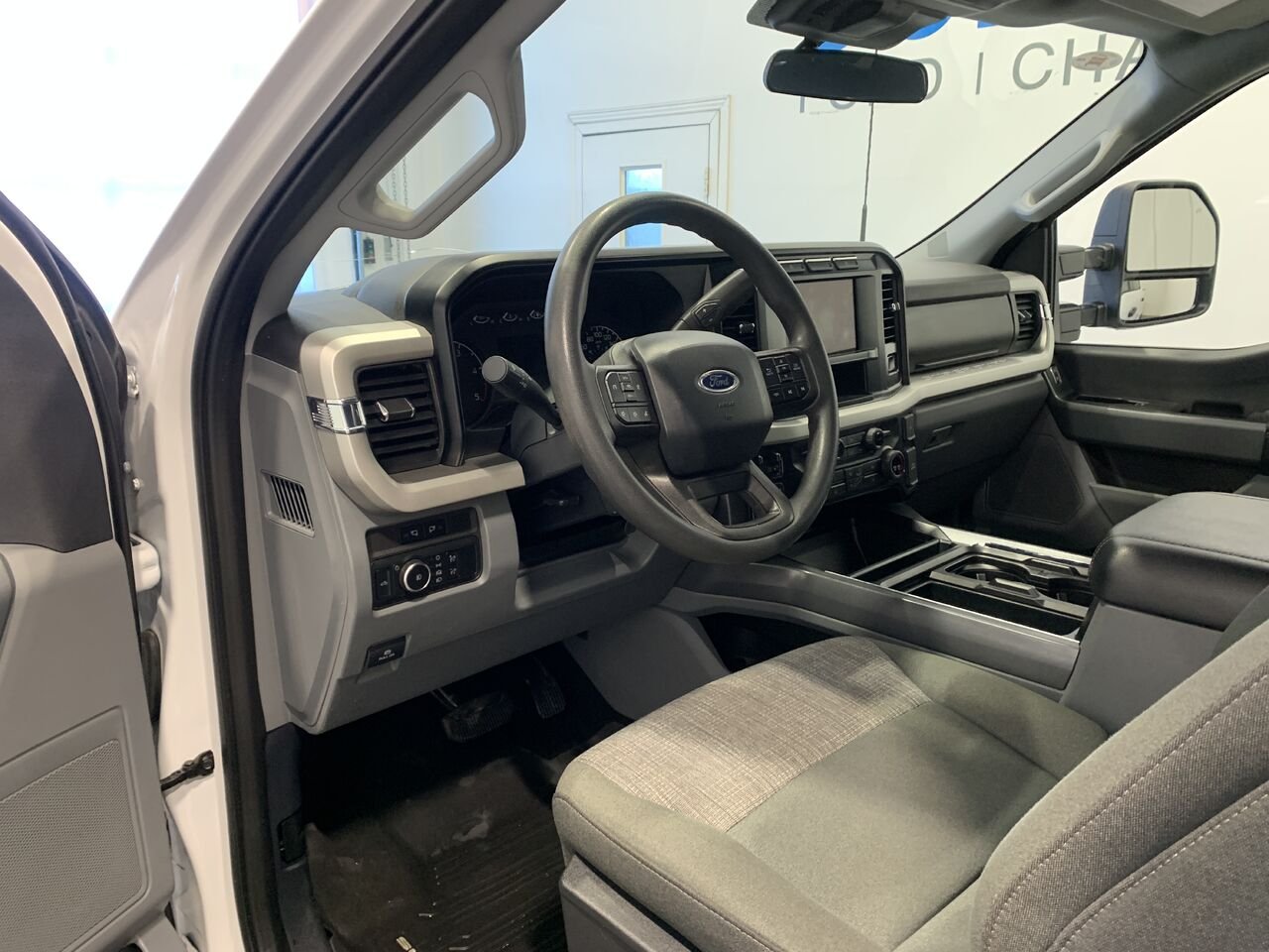 Ford Super Duty F-250 SRW XLT F250 XLT, 4X4, DIESEL, PRET A TRAVAILLER 2024 Blanc Châteauguay - photo #29