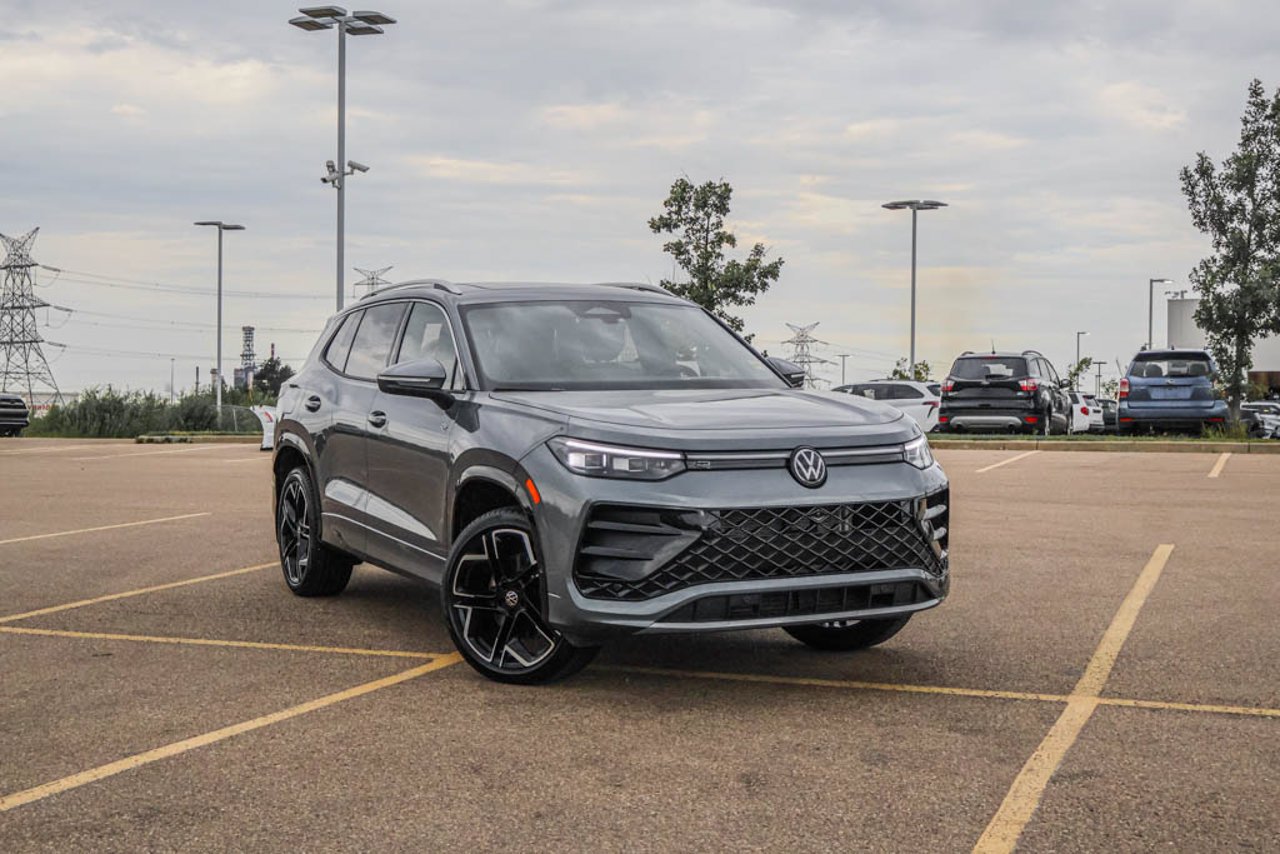 2026 Volkswagen Tiguan Highline Turbo R-Line 4MOTION Grey Sherwood Park - photo #1