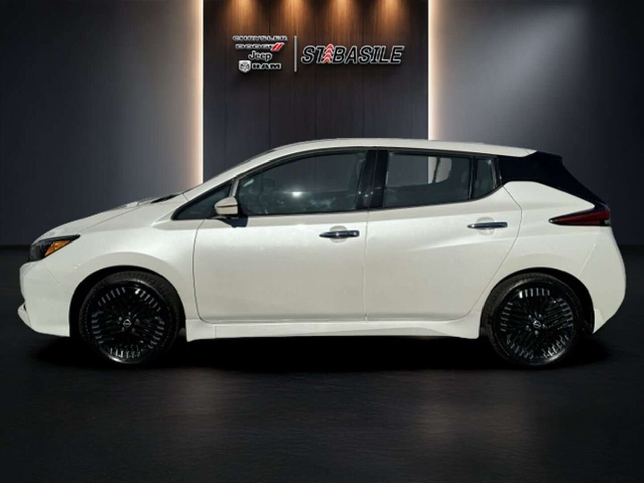 Nissan Leaf 2023 Blanc Saint-Basile-le-Grand - photo #25