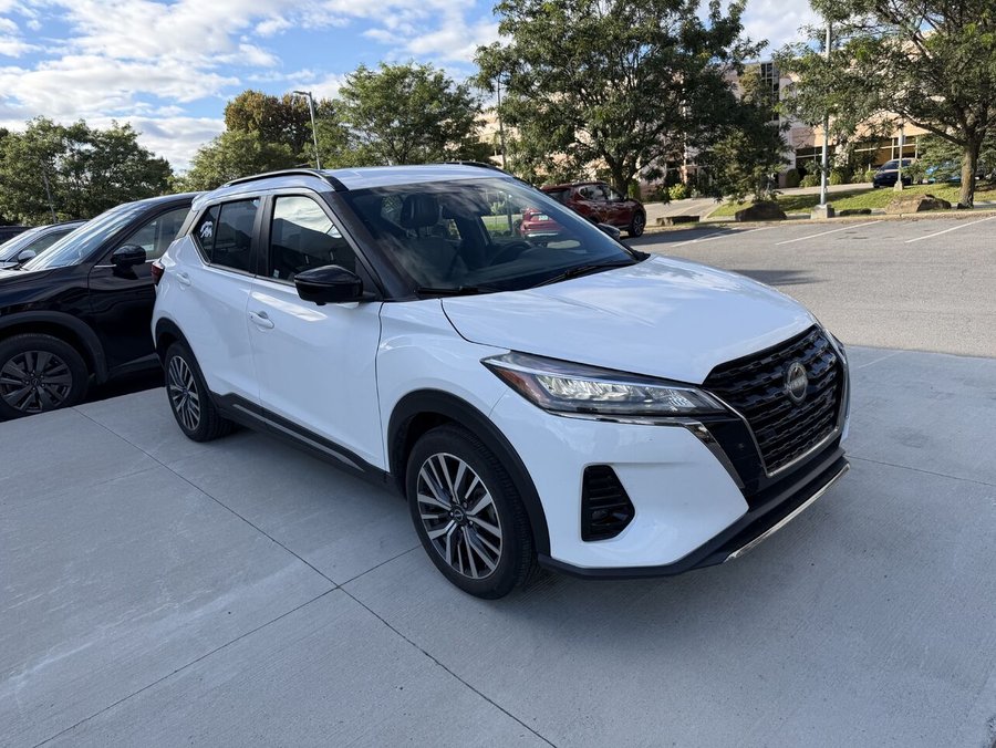 2023 Nissan Kicks SR PRIVILÈGE White