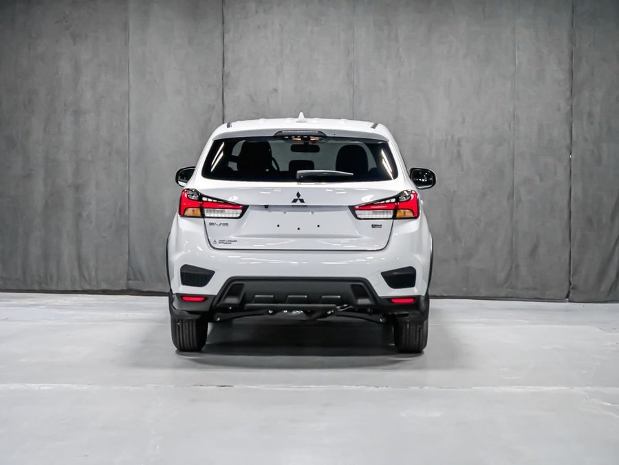 2026 Mitsubishi RVR SE White Diamond