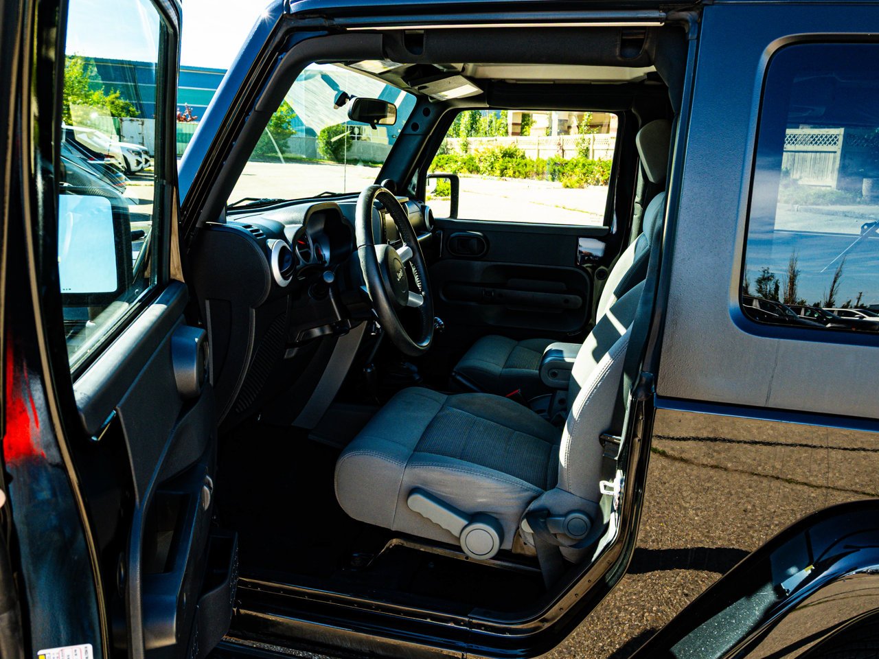 2009 Jeep Wrangler 4WD 2dr Sahara Black Sherwood Park - photo #16
