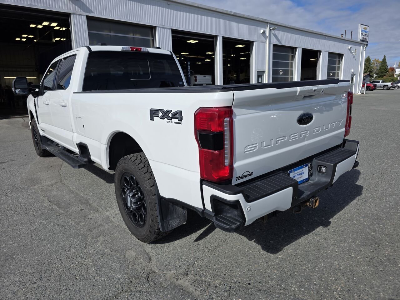 2023 Ford Super Duty F-250 SRW XL cabine 6 places 4RM caisse de 8 pi White Rouyn-Noranda - photo #2