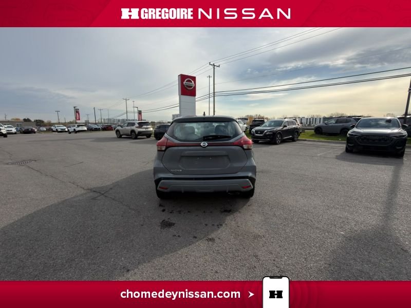 2021 Nissan Kicks Grey Laval - photo #8