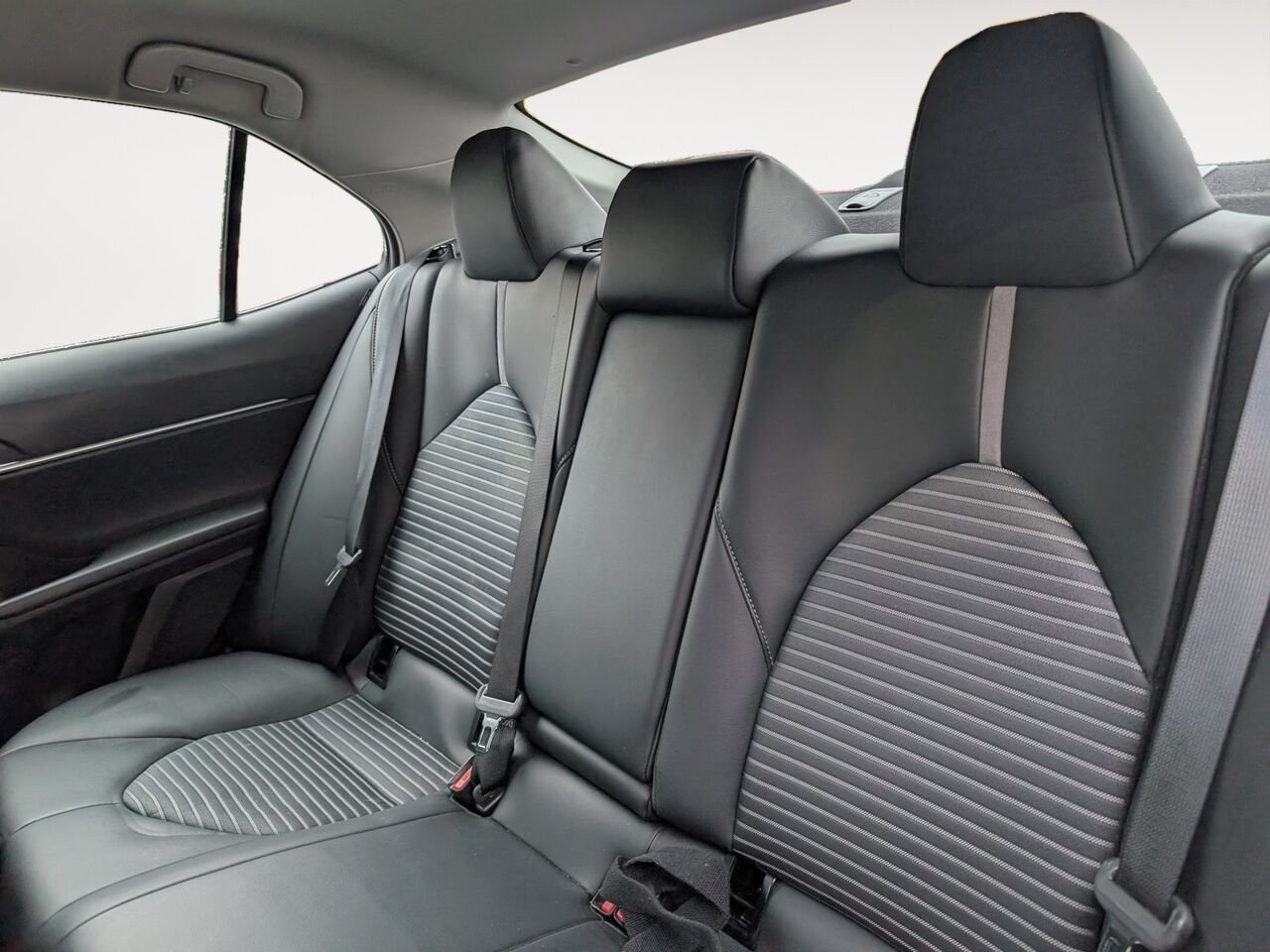 Toyota Camry SE/SIÈGES CHAUFFANTS/VOLANT CHAUFFANT/AC/BLUETOOTH/CAMERA DE RECUL 2024 Gris Sherbrooke - photo #7