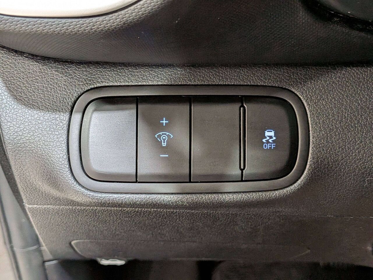 2023 Hyundai Venue Essential IVT Black Val-David - photo #31