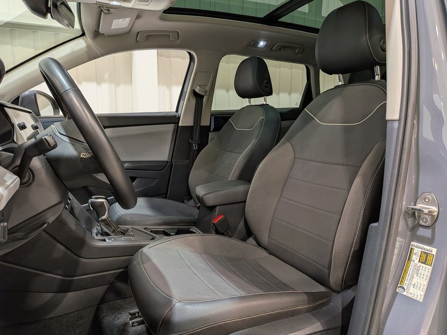 Volkswagen Taos Comfortline FWD 2024 Gris
