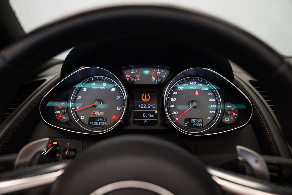 Audi R8 V8 Spyder \ LOW KM 2015 Rouge Kirkland - photo #8