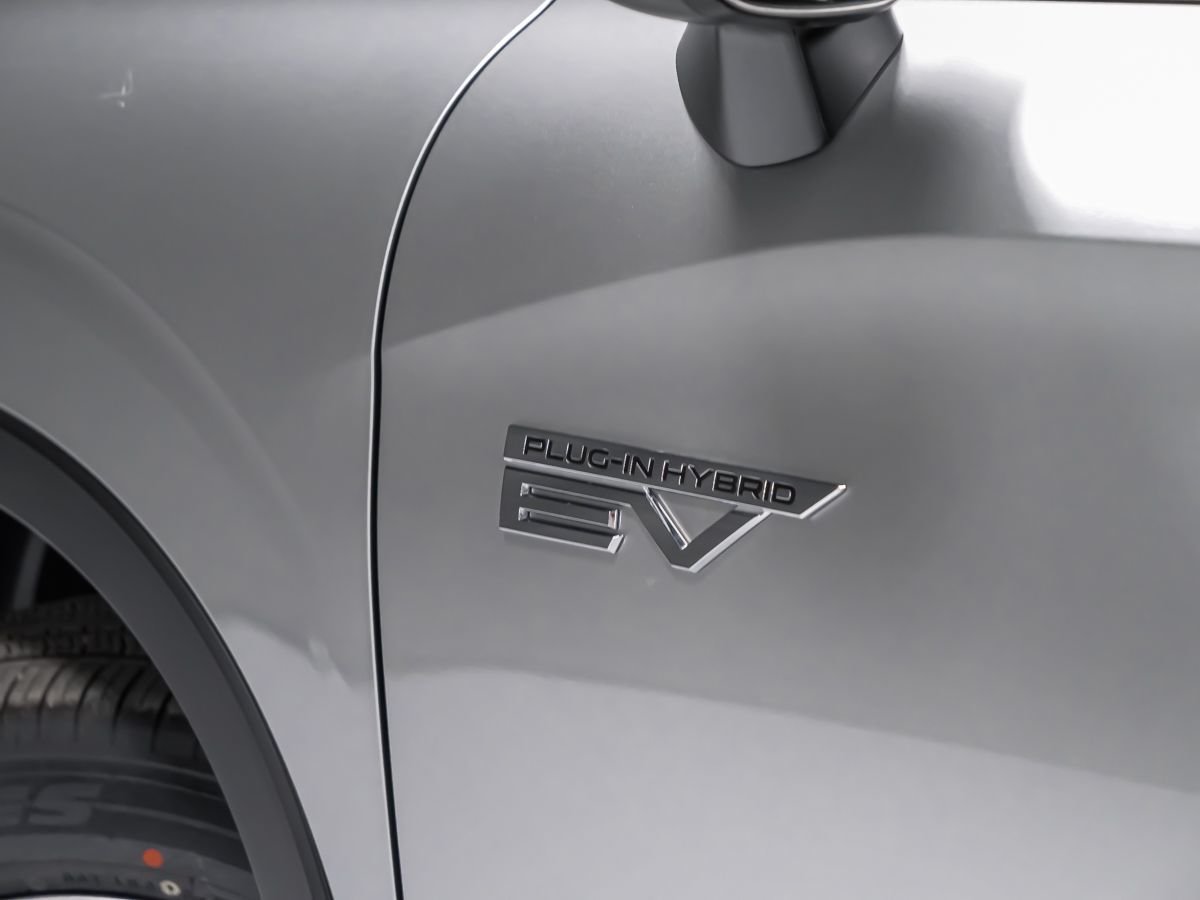Mitsubishi Outlander PHEV ES 2026 Gris graphite métallisé Montréal - photo #4