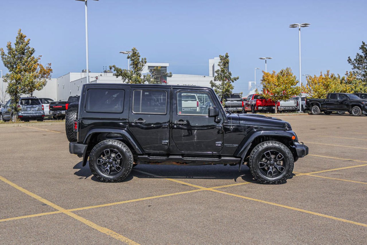 2018 Jeep Wrangler JK Unlimited Sahara 4x4 Black Sherwood Park - photo #9